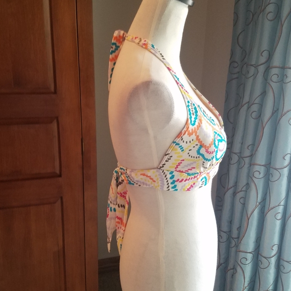 Victoria's Secret halter bikini top - Picture 2 of 9